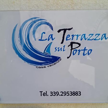 カステッランマーレ・デル・ゴルフォLa Terrazza Sul Portoアパートメント エクステリア 写真