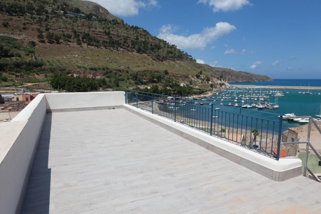 カステッランマーレ・デル・ゴルフォLa Terrazza Sul Portoアパートメント エクステリア 写真