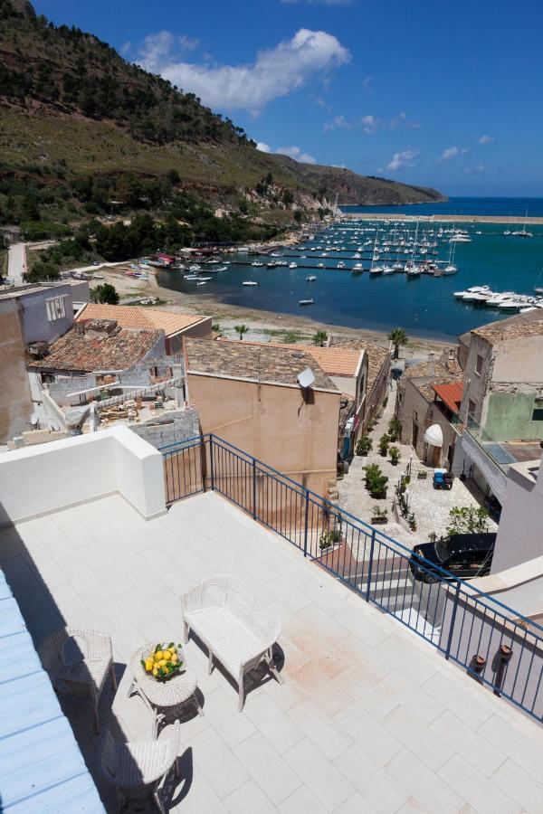 カステッランマーレ・デル・ゴルフォLa Terrazza Sul Portoアパートメント エクステリア 写真